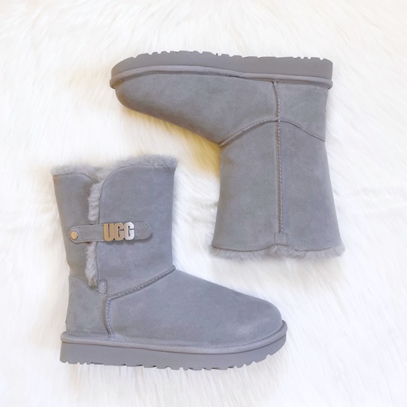 UGG Bailey UGG Metal Graphic Seal Grey Suede Boots - Picture 3 of 9